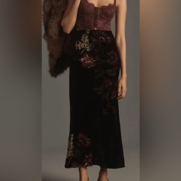 Anthropologie Dresses & Skirts - Anthropologie Burgundy and Black Velvet Floral Dress SZ XS